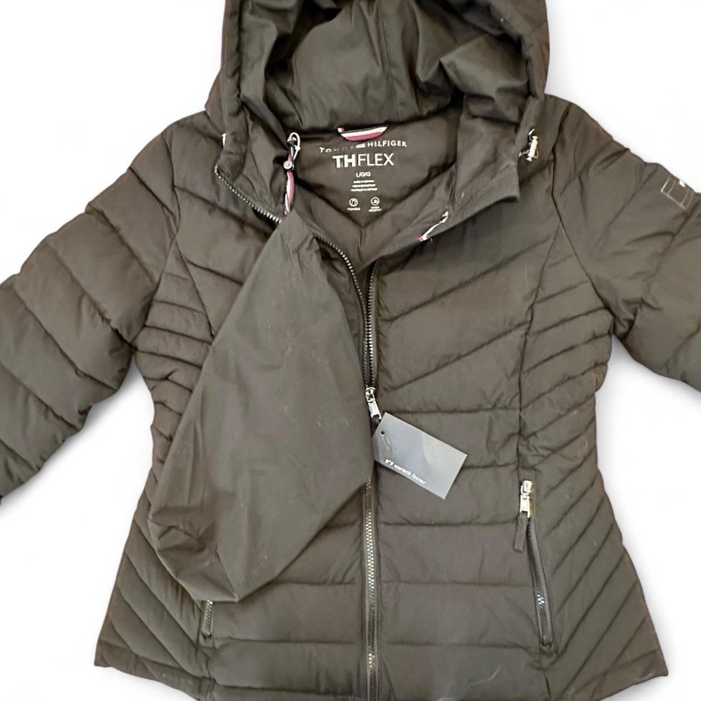 NWT Tommy Hilfiger Hooded Packable Puffer Jacket in Black Size Large Womens - Picture 5 of 7
